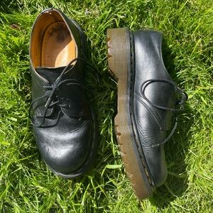 Vintage platform Dr. Martens oxfords